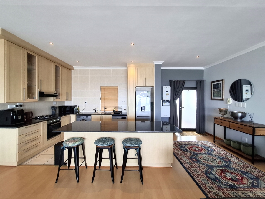 To Let 2 Bedroom Property for Rent in Big Bay Western Cape